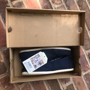Navy blue Toms size 8